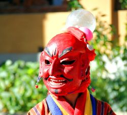 Tänzer beim Thimphu Tempelfest