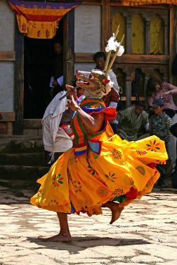 Tänzer beim Thimphu Tempelfest